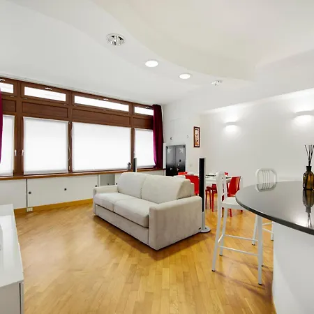 Garage Privato Gratuito - 600 Metri Duomo Milán